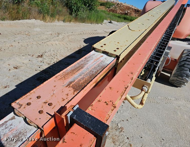 image for item EJ5625 JLG 600S boom lift