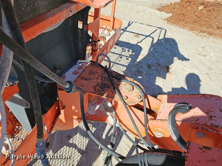 image for item EJ5625 JLG 600S boom lift