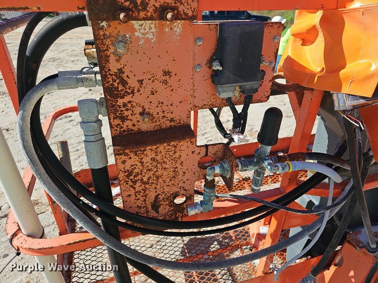 image for item EJ5625 JLG 600S boom lift