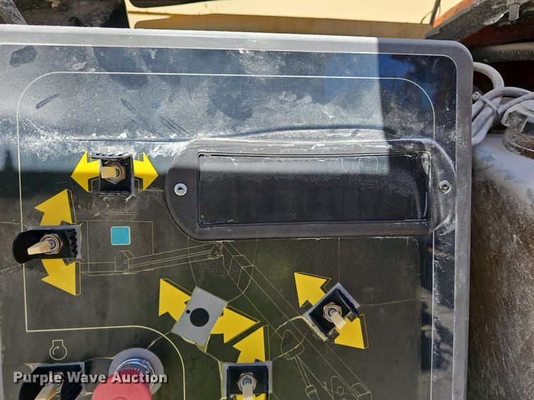 image for item EJ5625 JLG 600S boom lift