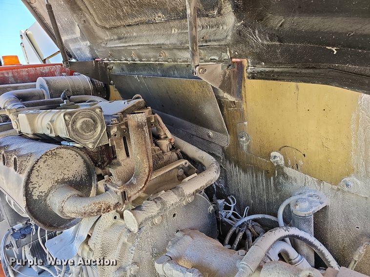 image for item EJ5625 JLG 600S boom lift