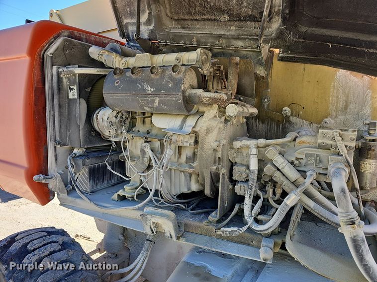 image for item EJ5625 JLG 600S boom lift