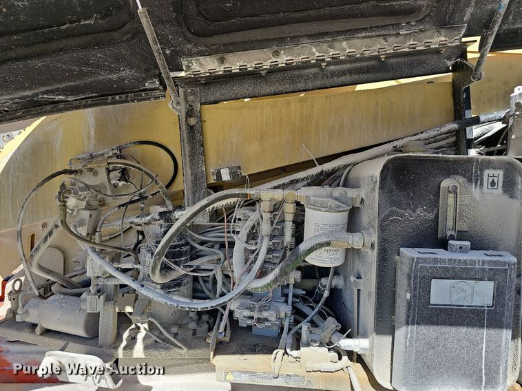 image for item EJ5625 JLG 600S boom lift