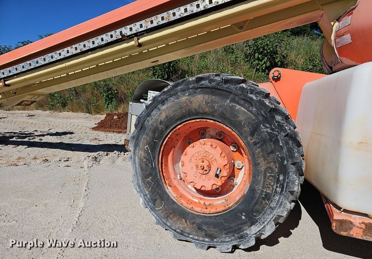 image for item EJ5625 JLG 600S boom lift