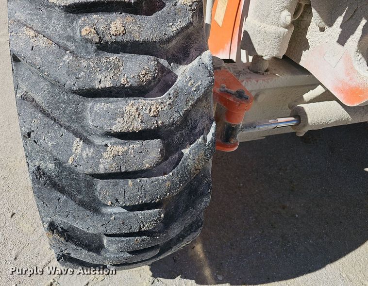 image for item EJ5625 JLG 600S boom lift