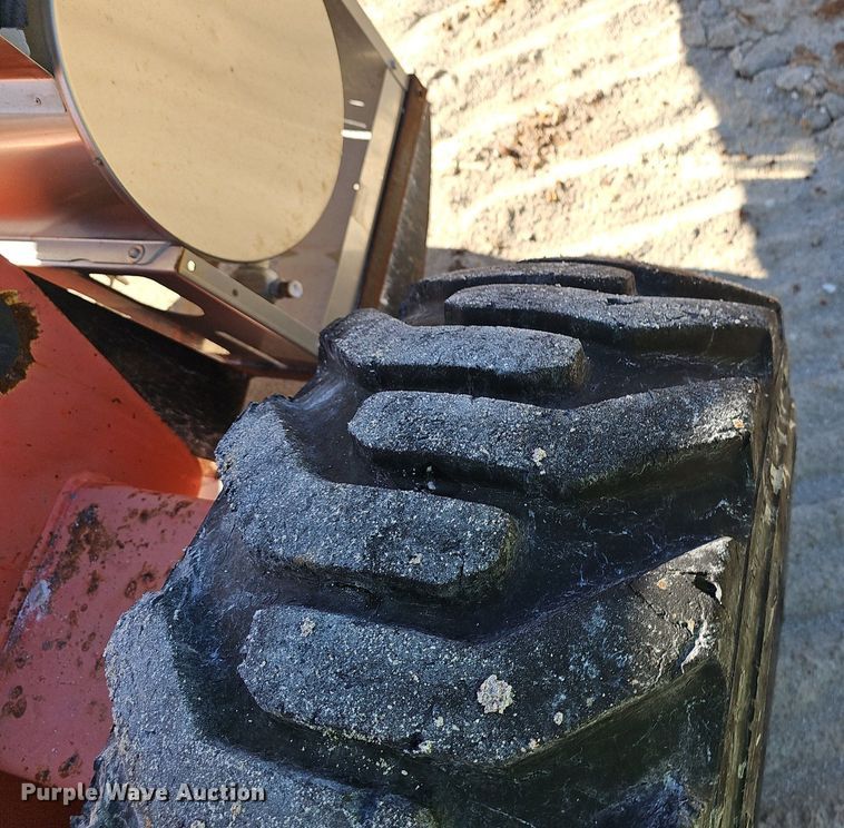 image for item EJ5625 JLG 600S boom lift