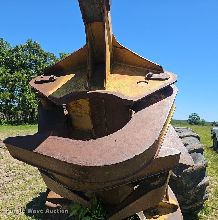 image for item EJ5626 2000 Hydro Ax 511EX feller buncher 