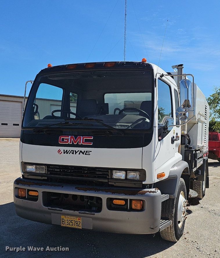 image for item EJ5629 2004 GMC T7500 street sweeper truck