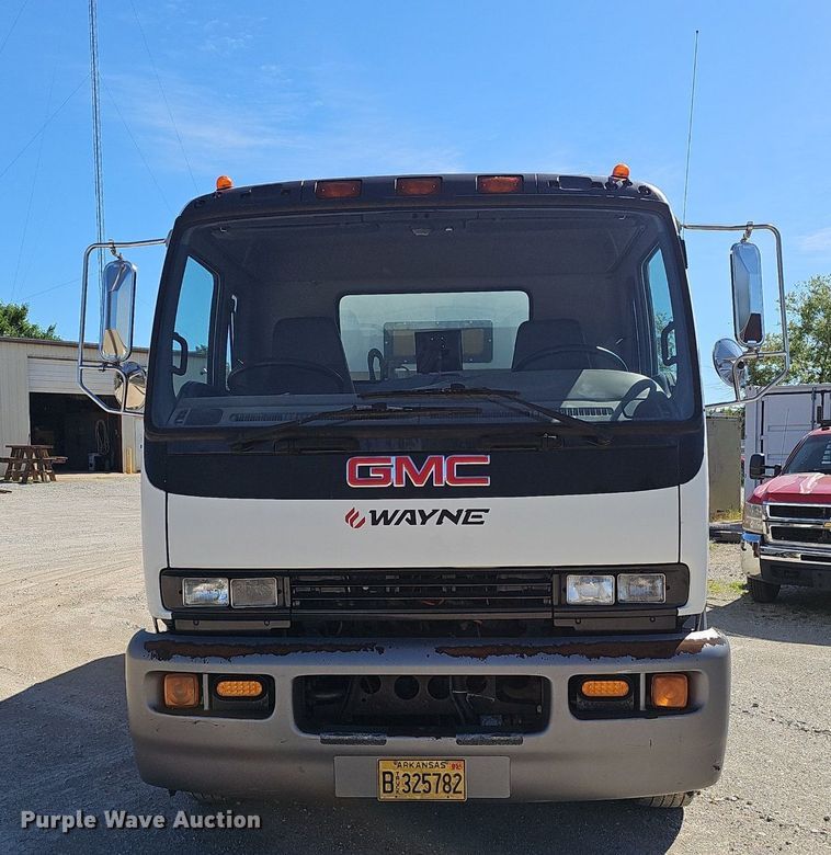 image for item EJ5629 2004 GMC T7500 street sweeper truck