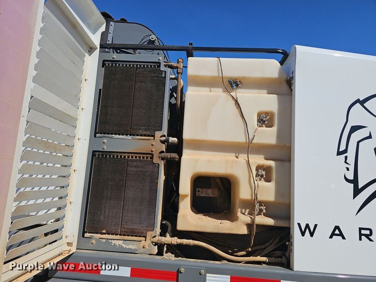 image for item EJ5629 2004 GMC T7500 street sweeper truck