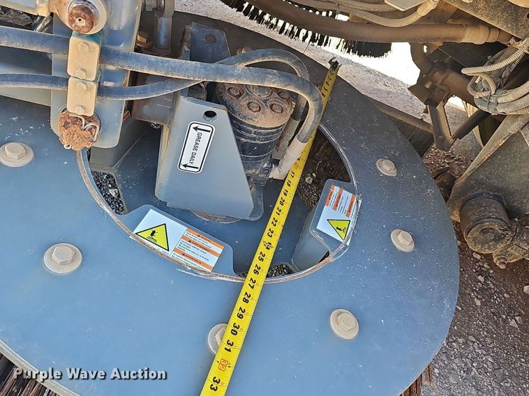 image for item EJ5629 2004 GMC T7500 street sweeper truck