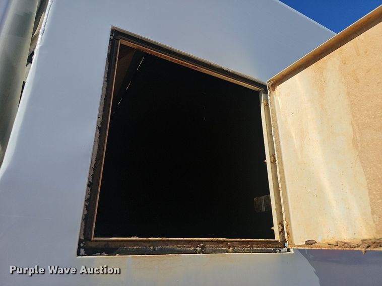 image for item EJ5629 2004 GMC T7500 street sweeper truck