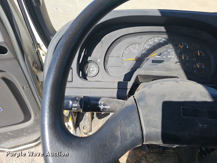 image for item EJ5629 2004 GMC T7500 street sweeper truck