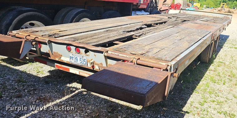 image for item EJ5630 2002 Interstate tilt deck equipment trailer