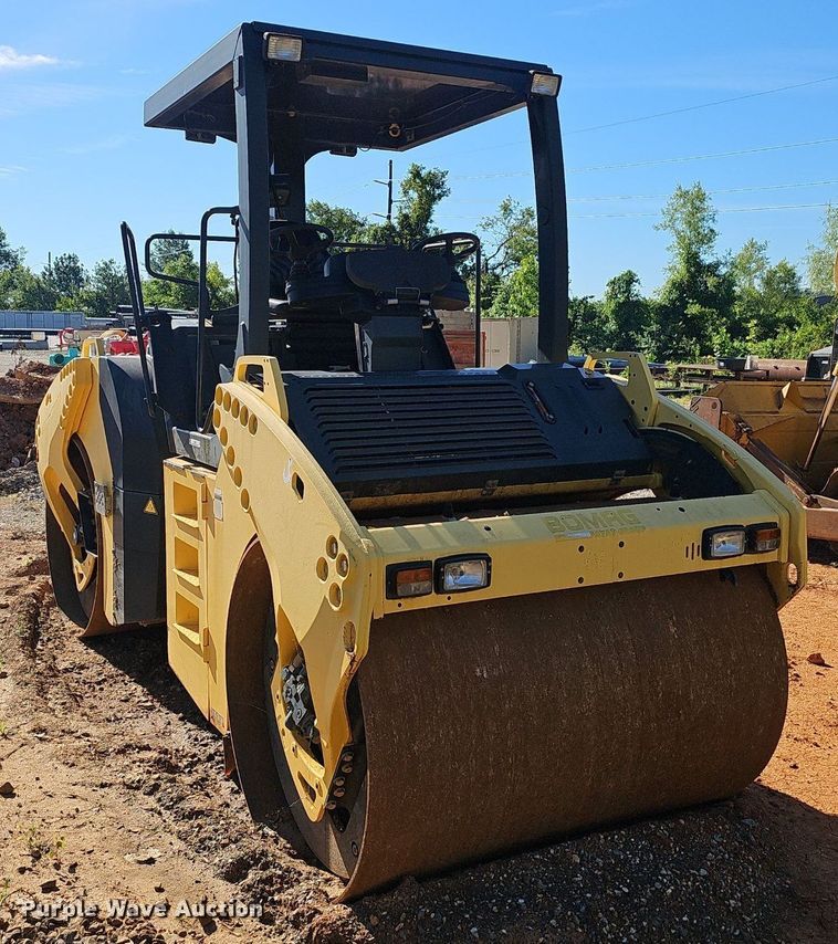image for item EJ5632 2007 Bomag  BW 161 AD-HF double drum vibratory roller