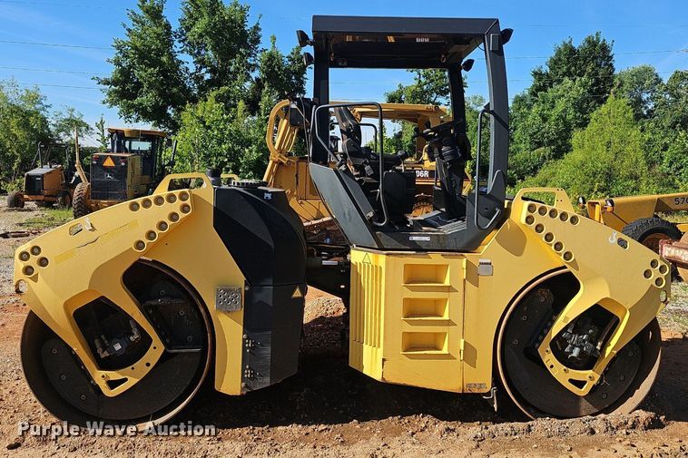 image for item EJ5632 2007 Bomag  BW 161 AD-HF double drum vibratory roller