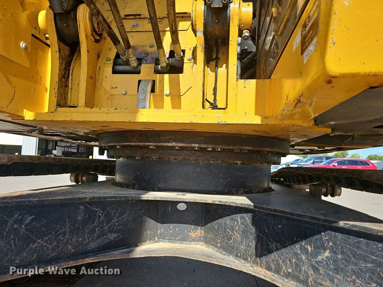 image for item EJ5681 2018 John Deere  245G LC excavator