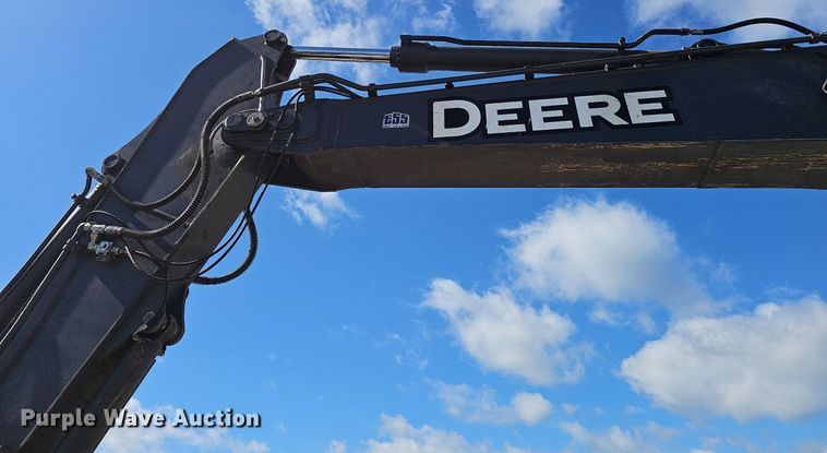 image for item EJ5681 2018 John Deere  245G LC excavator