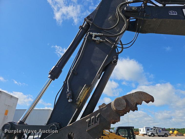 image for item EJ5681 2018 John Deere  245G LC excavator