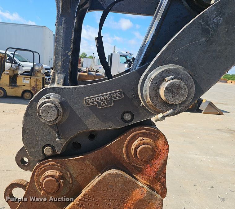 image for item EJ5681 2018 John Deere  245G LC excavator