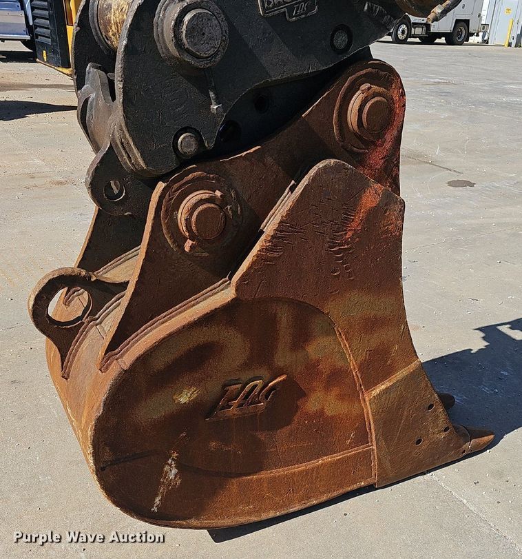 image for item EJ5681 2018 John Deere  245G LC excavator