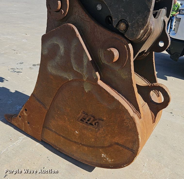 image for item EJ5681 2018 John Deere  245G LC excavator