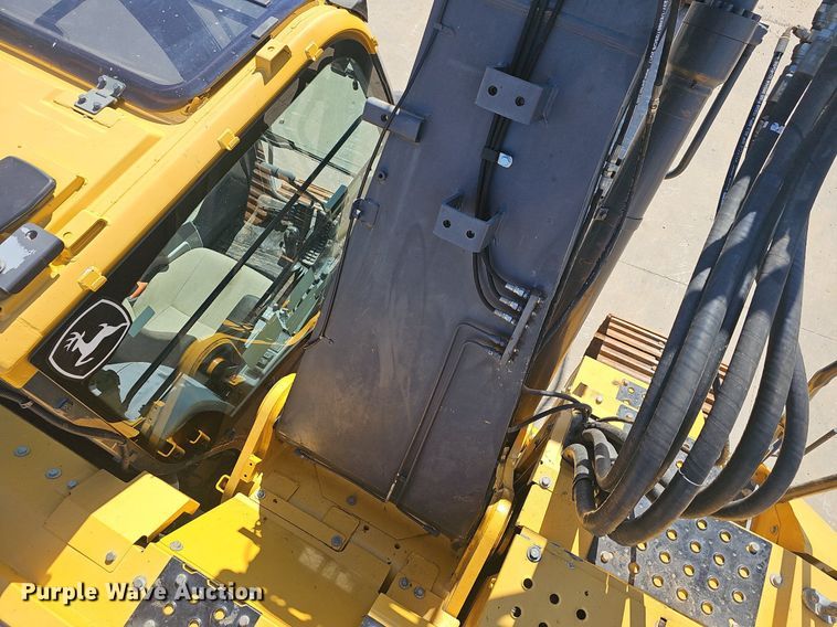 image for item EJ5681 2018 John Deere  245G LC excavator