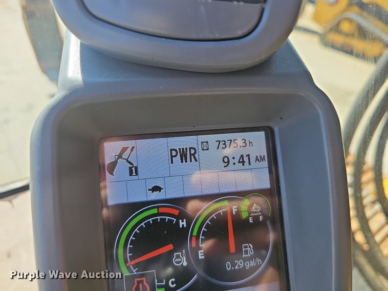 image for item EJ5681 2018 John Deere  245G LC excavator