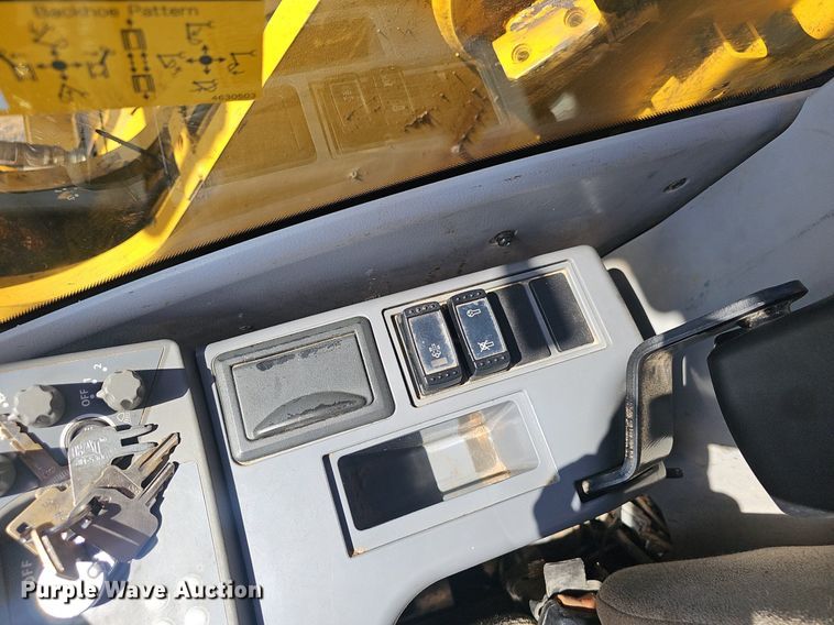 image for item EJ5681 2018 John Deere  245G LC excavator