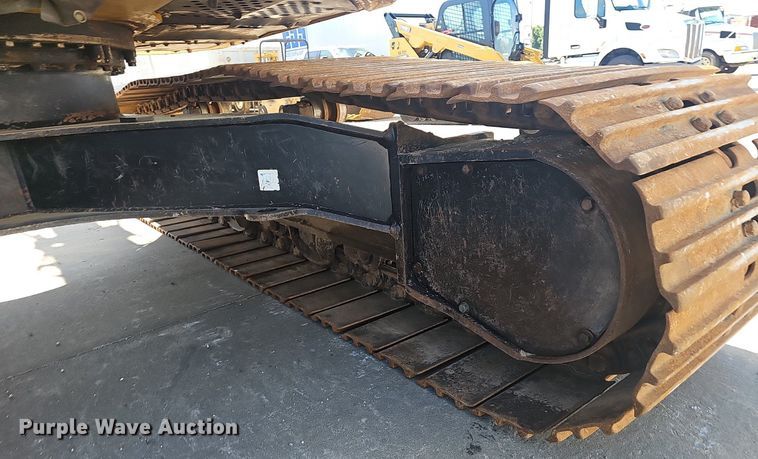 image for item EJ5681 2018 John Deere  245G LC excavator