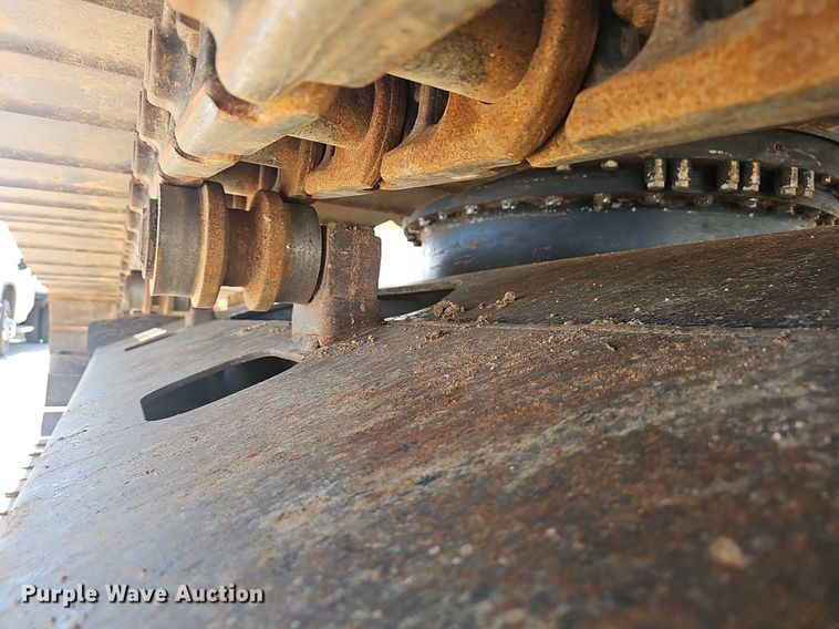 image for item EJ5681 2018 John Deere  245G LC excavator