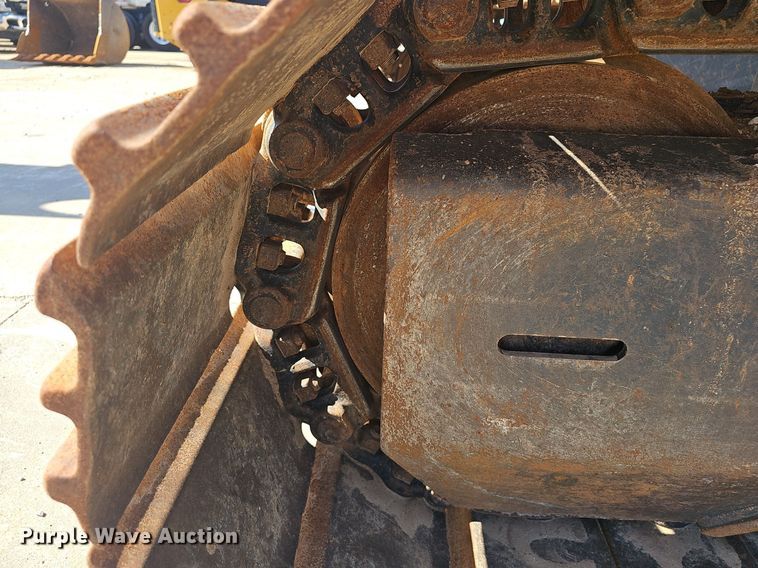 image for item EJ5681 2018 John Deere  245G LC excavator