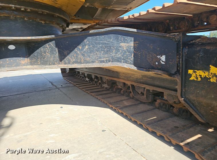 image for item EJ5681 2018 John Deere  245G LC excavator