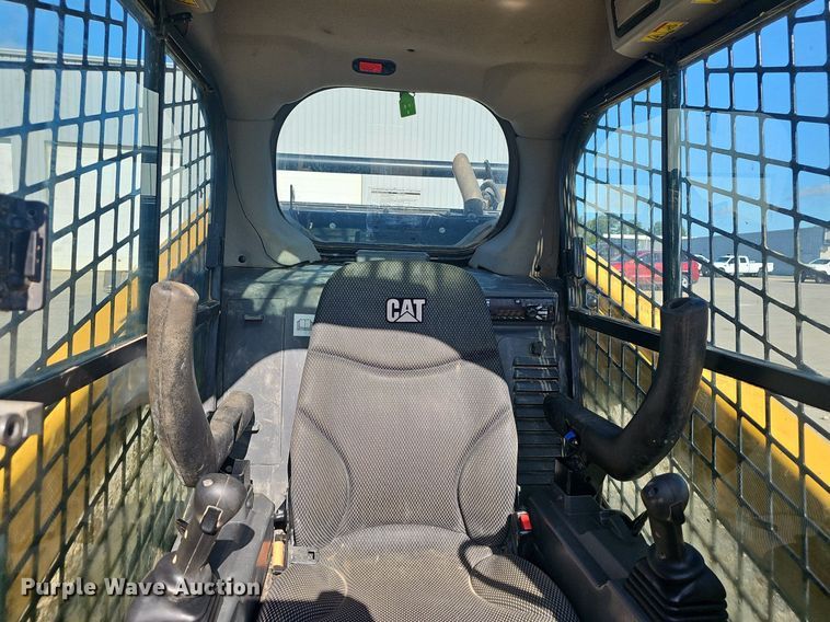 image for item EJ5683 2020 Caterpillar  299D3 tracked skid steer loader