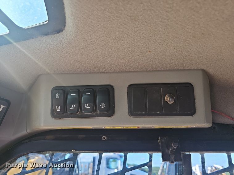 image for item EJ5683 2020 Caterpillar  299D3 tracked skid steer loader