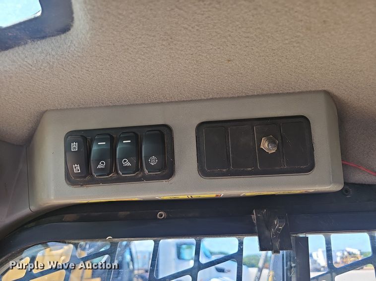 image for item EJ5683 2020 Caterpillar  299D3 tracked skid steer loader