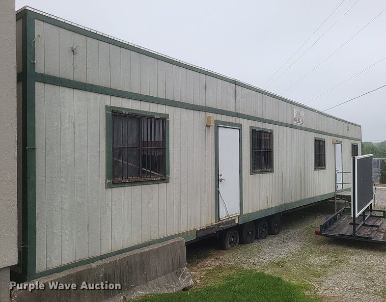 image for item EJ7990 2006 Mobile office