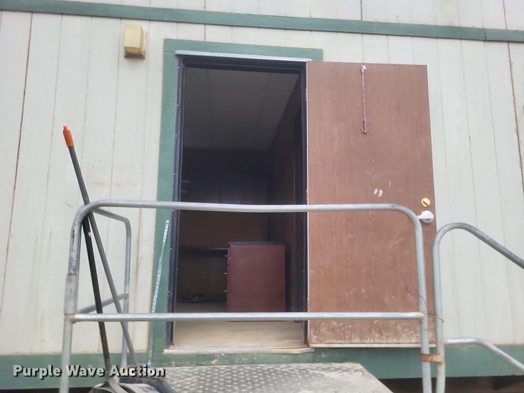 image for item EJ7990 2006 Mobile office