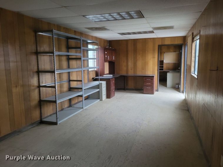 image for item EJ7990 2006 Mobile office