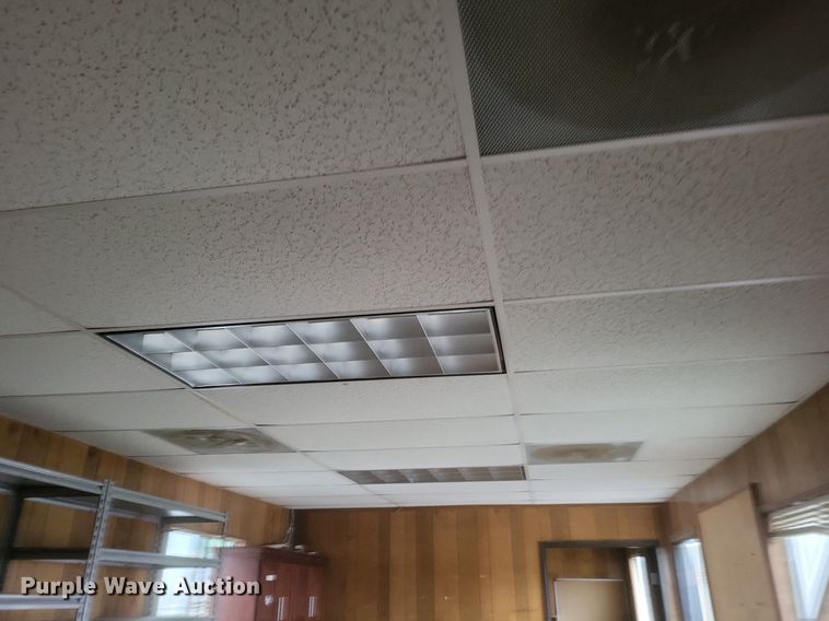 image for item EJ7990 2006 Mobile office