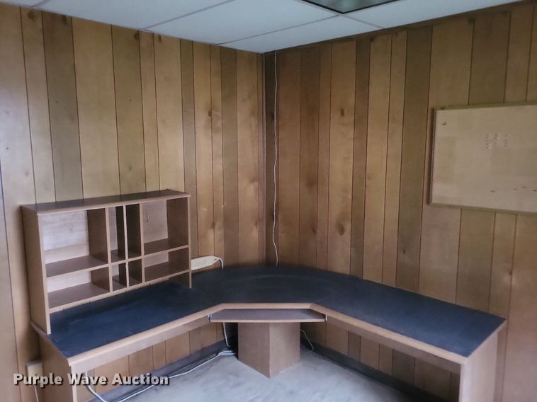 image for item EJ7990 2006 Mobile office