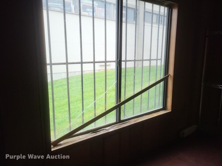 image for item EJ7990 2006 Mobile office