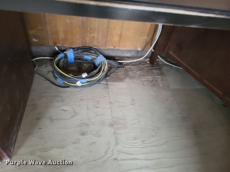 image for item EJ7990 2006 Mobile office