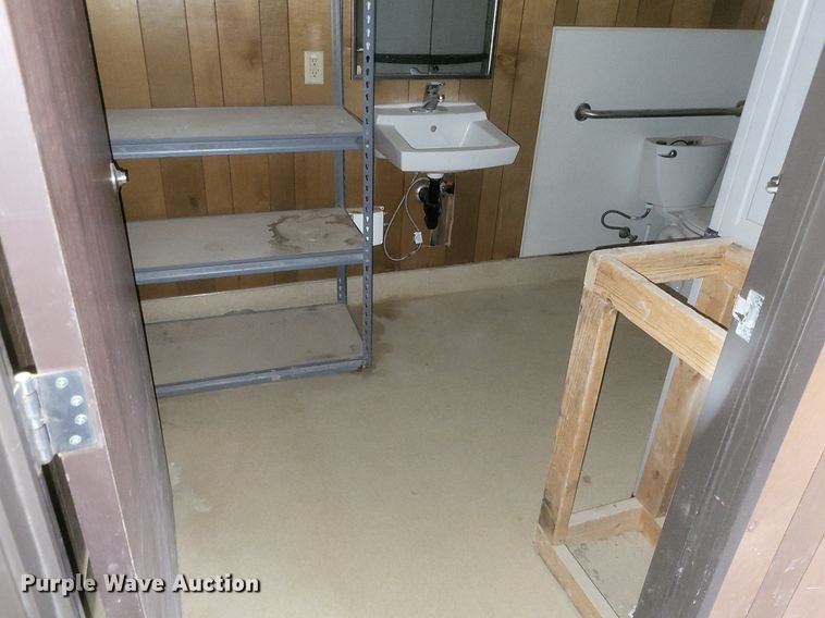 image for item EJ7990 2006 Mobile office