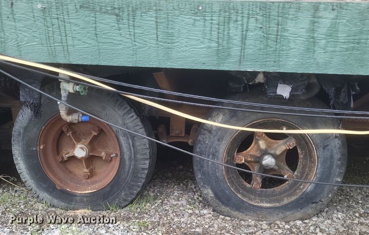 image for item EJ7990 2006 Mobile office