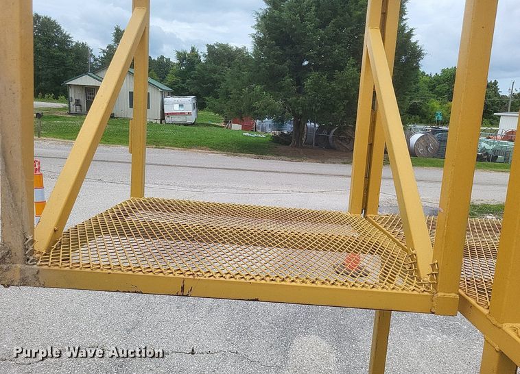 image for item EJ8006 Dump truck work platform