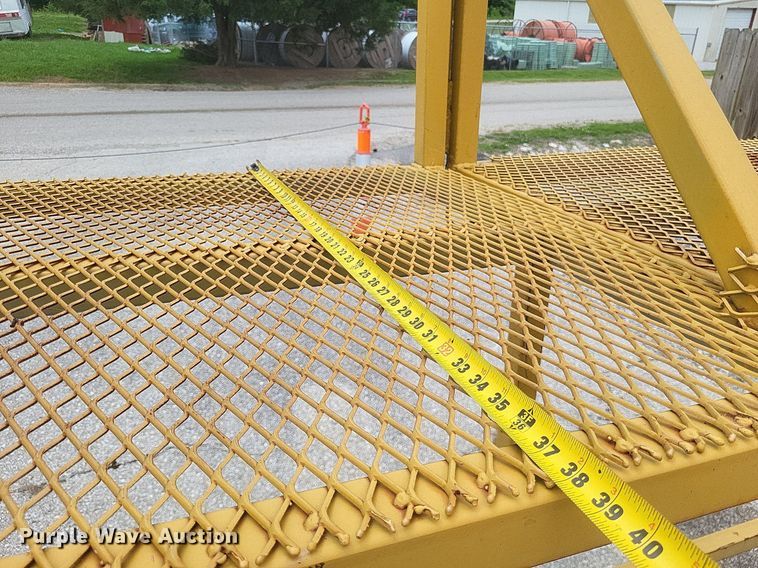 image for item EJ8006 Dump truck work platform