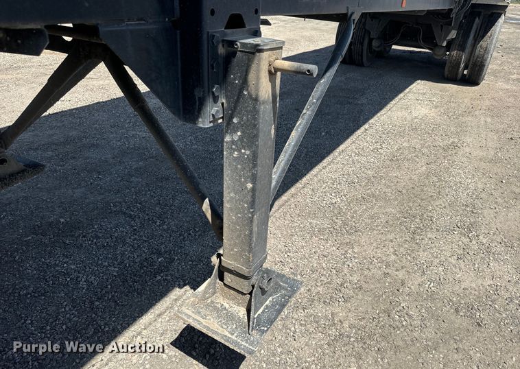 image for item EK1358 2017 Etnyre live bottom trailer