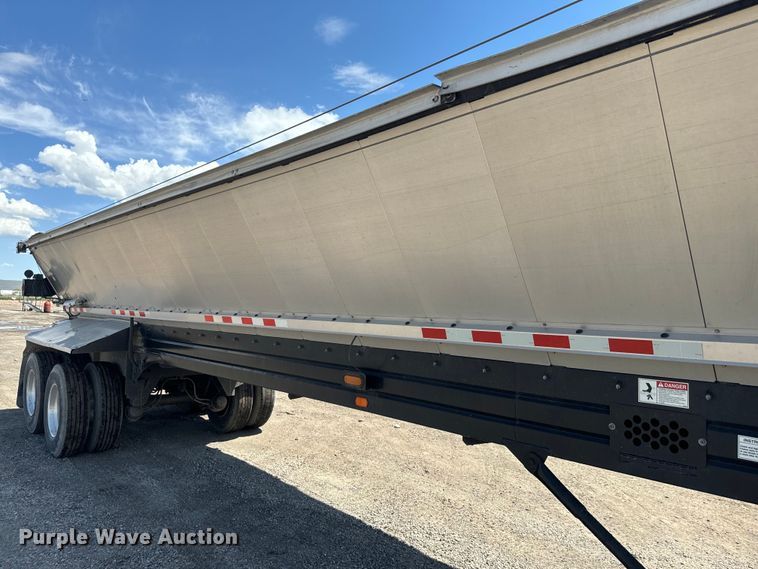 image for item EK1358 2017 Etnyre live bottom trailer