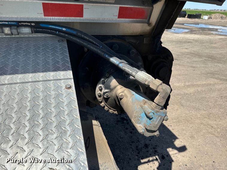 image for item EK1358 2017 Etnyre live bottom trailer